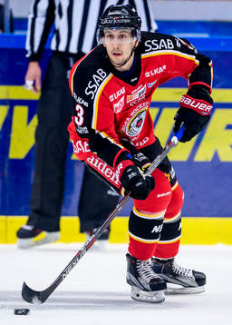 Luleås Daine Todd med pucken