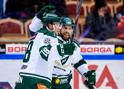 Färjestads Andreas Jämtin (v) jublar