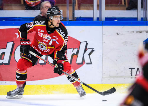 Luleås Karl Fabricius med pucken