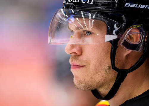 Luleås Andreas Falk på uppvärmningen