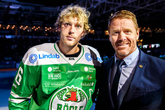 Rögles Christopher Liljewall hyllas för 400 matche r