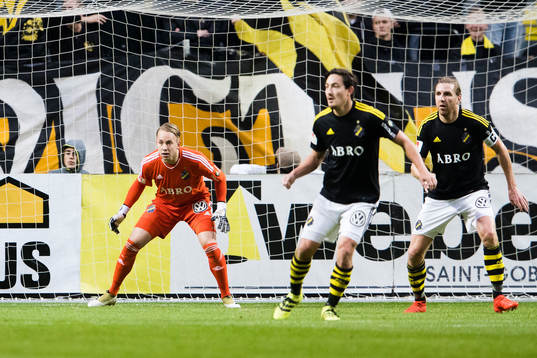 s målvakt Patrik Carlgren, Stefan Ishizaki och Nils-Eric