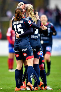 Linköpings Stina Blackstenius jublar