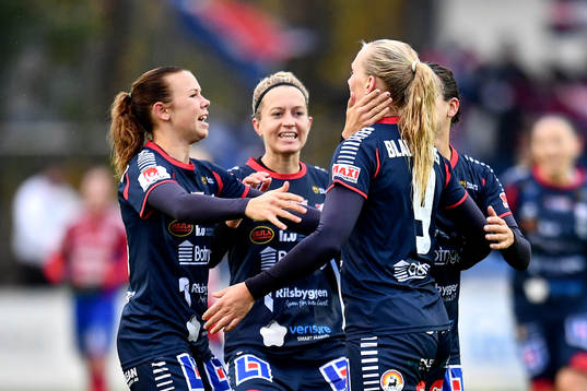 Linköpings Stina Blackstenius jublar