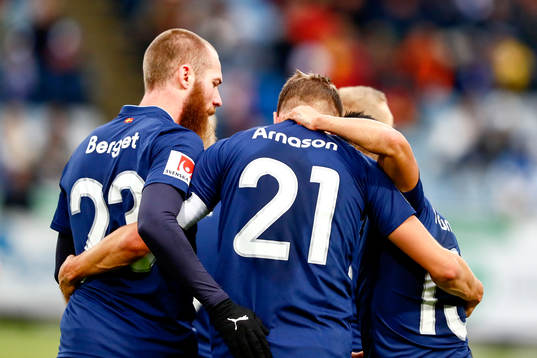 Malmö FFs Kari Arnason jublar med lagkamrater