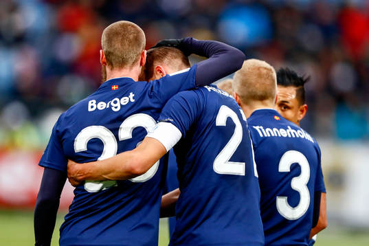 Malmö FFs Kari Arnason jublar med lagkamrater
