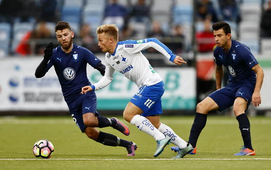 Malmö FFs Erdal Rakip, Norrköpings Nicklas Bärkroth,