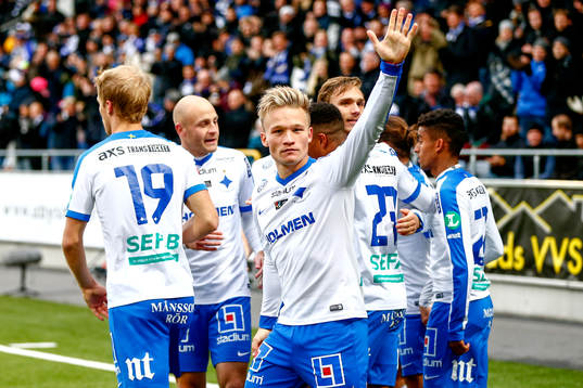 Norrköpings Nicklas Bärkroth jublar