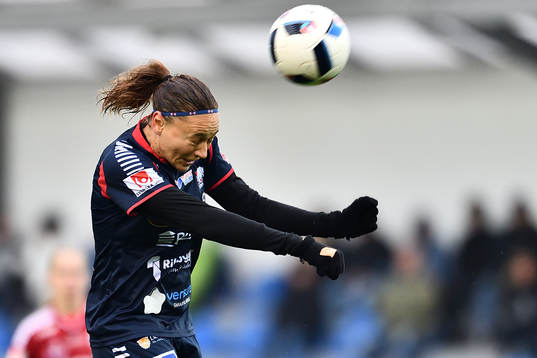 Linköpings Mariann Gajhede Knudsen nickar