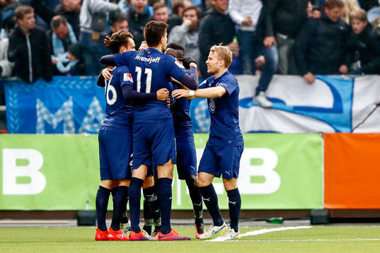 Malmö FFs Alexander Jeremejeff jublar med lagkamrater