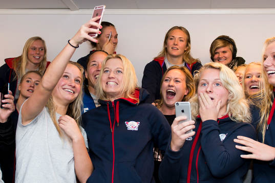 Linköping spelare tar selfies