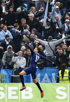 Malmö FFs Alexander Jeremejeff jublar