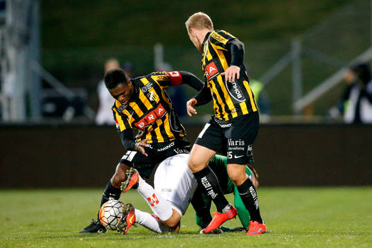 Häckens Mohammed Abubakari och Kari Arkivuo och