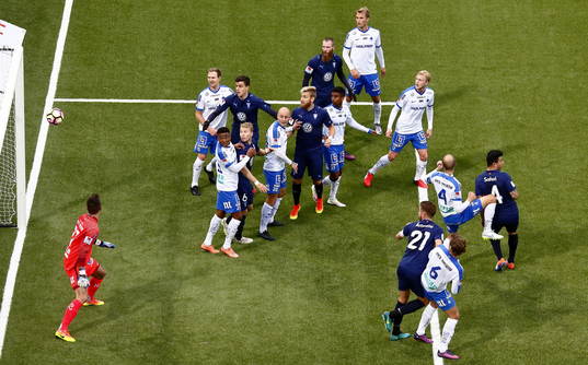 Mål 0-1 av Malmö FFs Kari Arnason