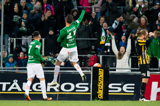 Jönköpings Daryl Smylie jublar