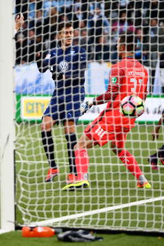 Malmö FFs Alexander Jeremejeff gör mål 1-2 på