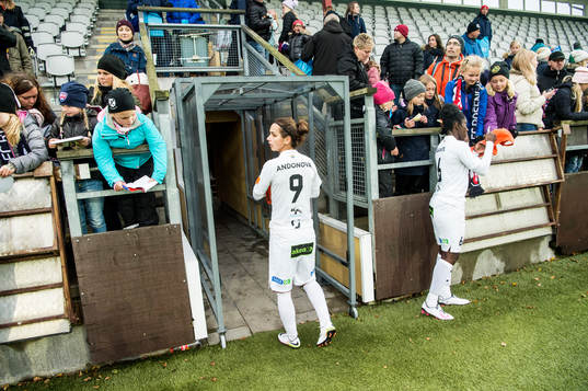 Rosengårds Natasa Andonova lämnar planen