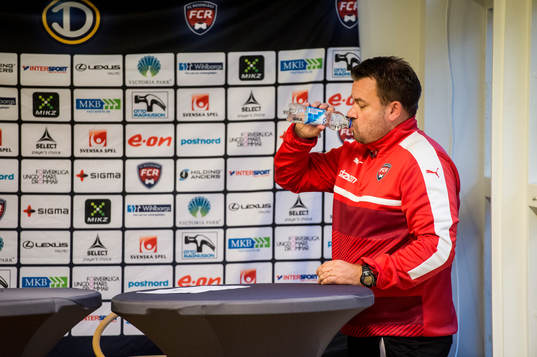 Rosengårds tränare Jack Majgaard Jensen  deppar