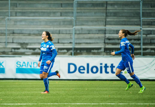 Eskilstunas Marija Banusic och Nathalie Björn  jublar