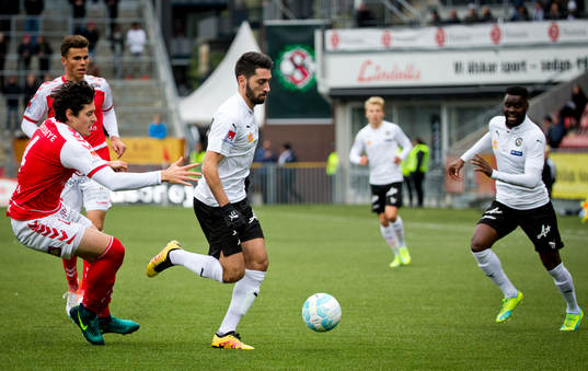 Örebros Nahir Besara och Kalmars Marko Biskupovic