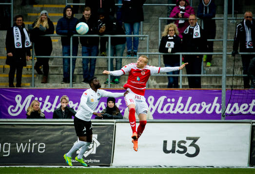 Örebros Michael Junior Omah och Kalmars Tobias Eriksson