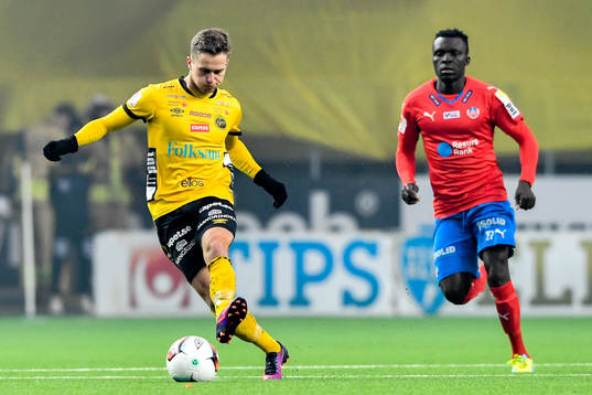 Elfsborgs Adam Lundqvist och Helsingborgs Lalawélé Atakora