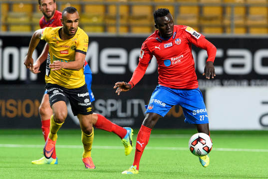 Helsingborgs Lalawélé Atakora  och Elfsborgs Issam Jebali