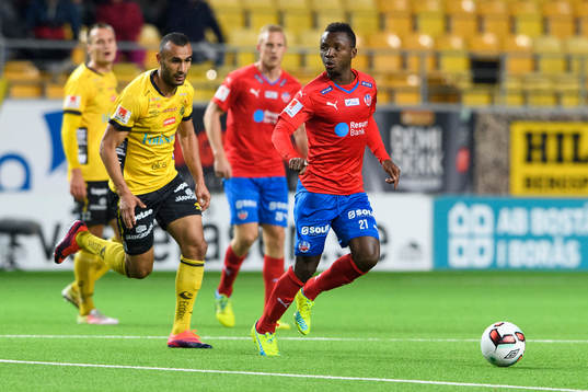 Helsingborgs Monday Samuel och Elfsborgs Issam Jebali