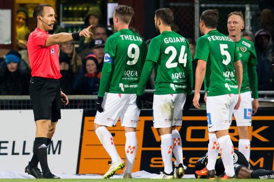 Domaren Kaspar Sjöberg dömmer straff till Häcken,