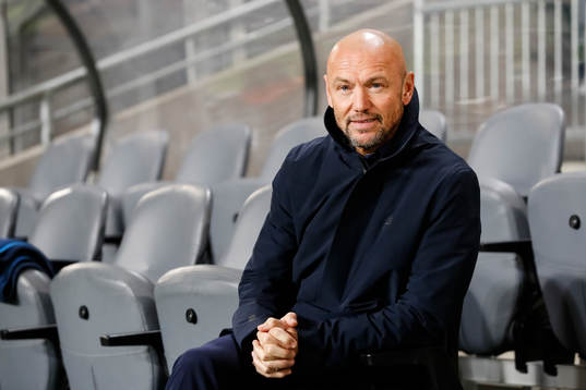 Djurgårdens tränare Mark Dempsey före fotbollsmatchen i