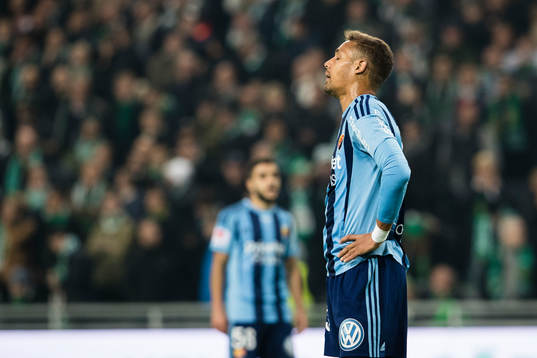 Djurgårdens Mathias Ranegie ser deppig ut