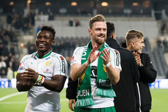 Hammarbys Joseph Aidoo och Arnór Smárason jublar
