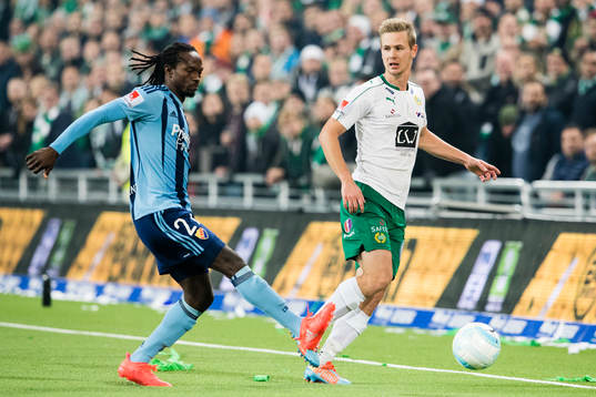 Djurgårdens Kebba Ceesay och Hammarbys Erik Israelsson