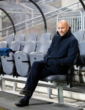 Djurgårdens tränare Mark Dempsey innan fotbollsmatchen i