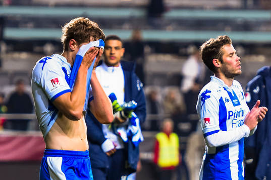 IFK Göteborgs Thomas Rogne och Emil Salomonsson deppar