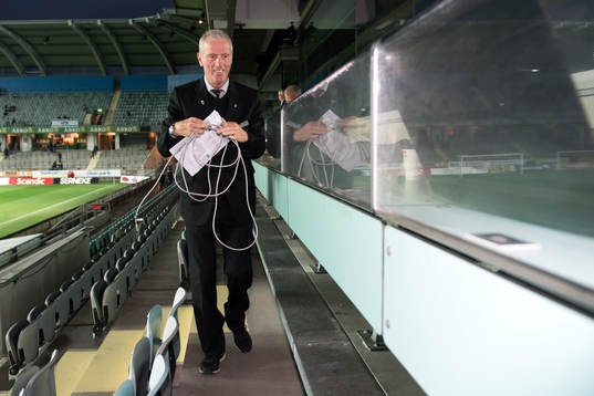 Pressvärd Göran Andersson hjälper journalisterna