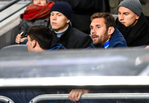 Djurgårdens målvakt Andreas Isaksson på läktaren