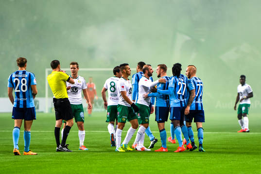 Spelarna i dispyt