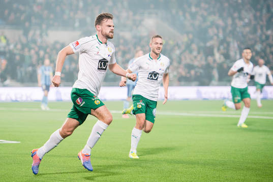 Hammarbys Arnór Smárason jublar
