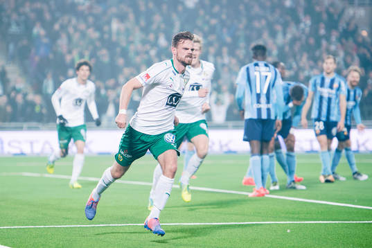 Hammarbys Arnór Smárason jublar