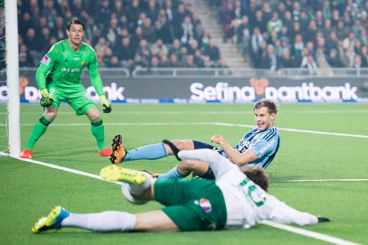 Djurgårdens målvakt Kenneth Høie och Niklas Gunnarsson