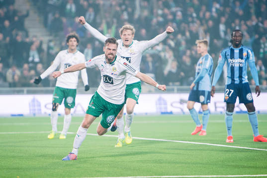Hammarbys Arnór Smárason jublar
