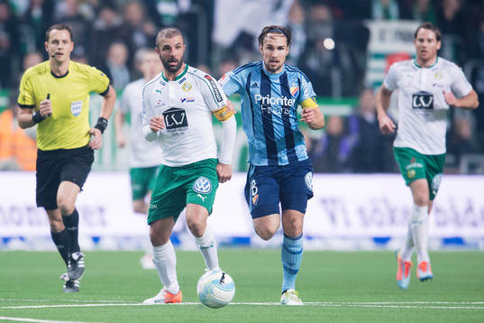 Hammarbys Kennedy Bakircioglu och Djurgårdens Kevin Walker