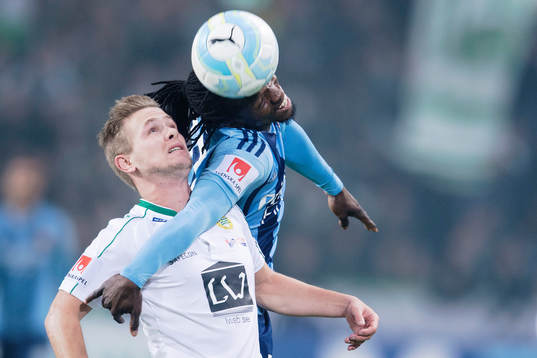 Djurgårdens Kebba Ceesay och Hammarbys Erik Israelsson
