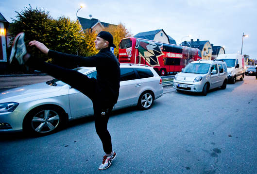 Frölundas Kristian Vesalainen värmer upp