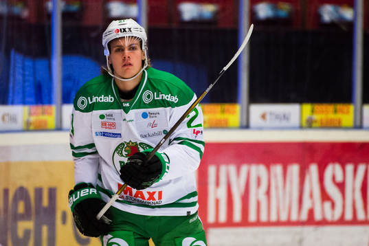 Rögles Nikolaj Krag-Christiensen före ishockeymatchen i
