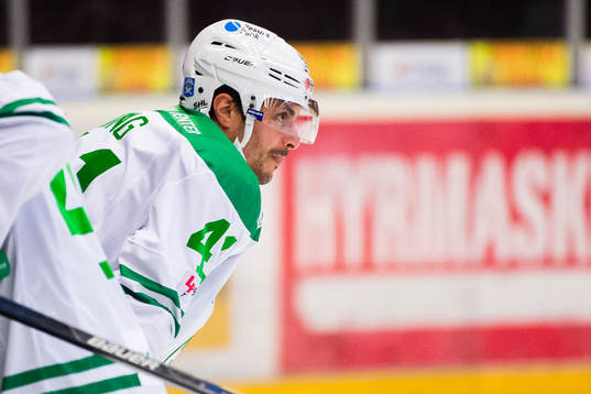 Rögles Daniel Widing före ishockeymatchen i SHL mellan