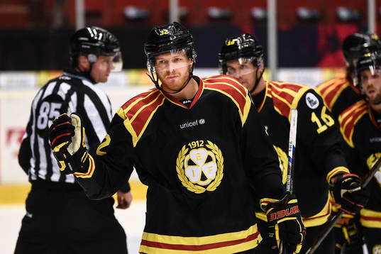 Brynäs Nick Johnson jublar