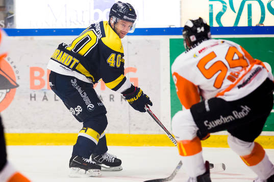 s Pär Arlbrandt mot Karlskronas Alexander Deilert