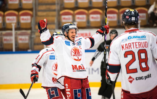 Västerviks Andreas Frisk jublar